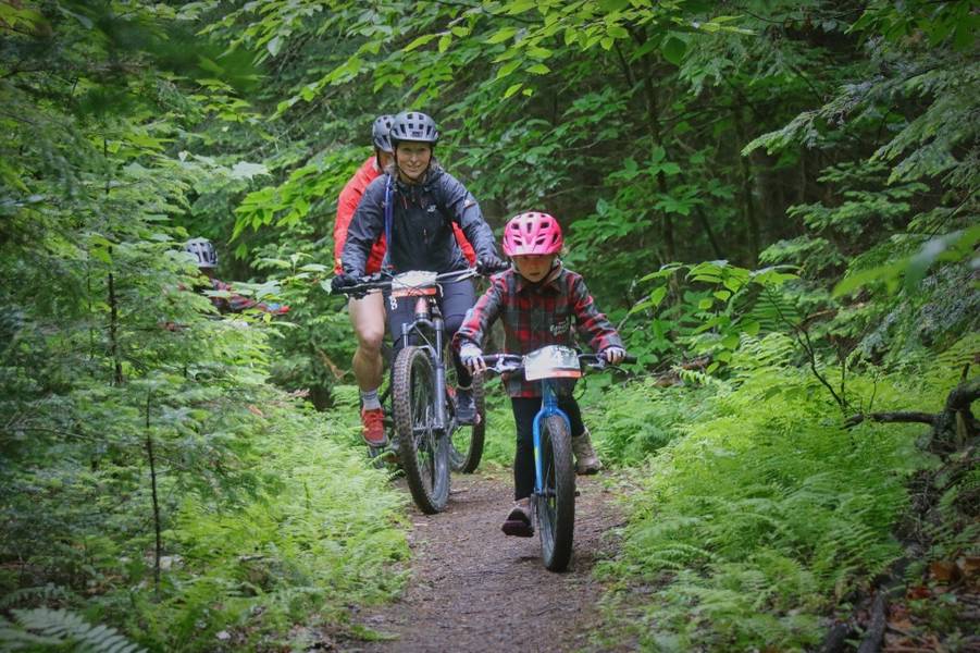 Sommet Morin Heights Sentier Velo Famille