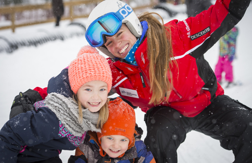 Canadian Ski Instructors' Alliance (CSIA) or PESA Level 1 certification OR Canadian Association of Snowboard Instructors (CASI) or PEPN Level 1 certification