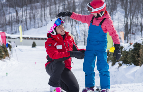 Canadian Ski Instructors' Alliance or PESA Level 1 certification (or in process) OR Canadian Snowboard Instructors' Association or PEPN Level 1 certification (or in process)