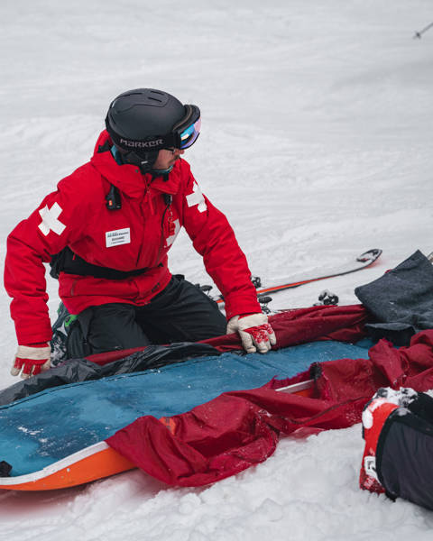 Sommets Emploi Laurentides Patrouille Ski Patrol Job Premiers Soins2