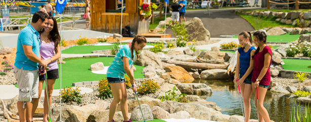 Forfait Minigolf | Sommet Saint-Sauveur en couleurs