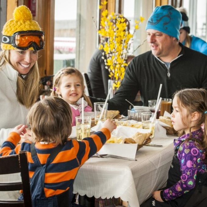 Sommet Gabriel Bar Restaurant Amis Famille Nourriture Moment Apres Ski Diner Souper