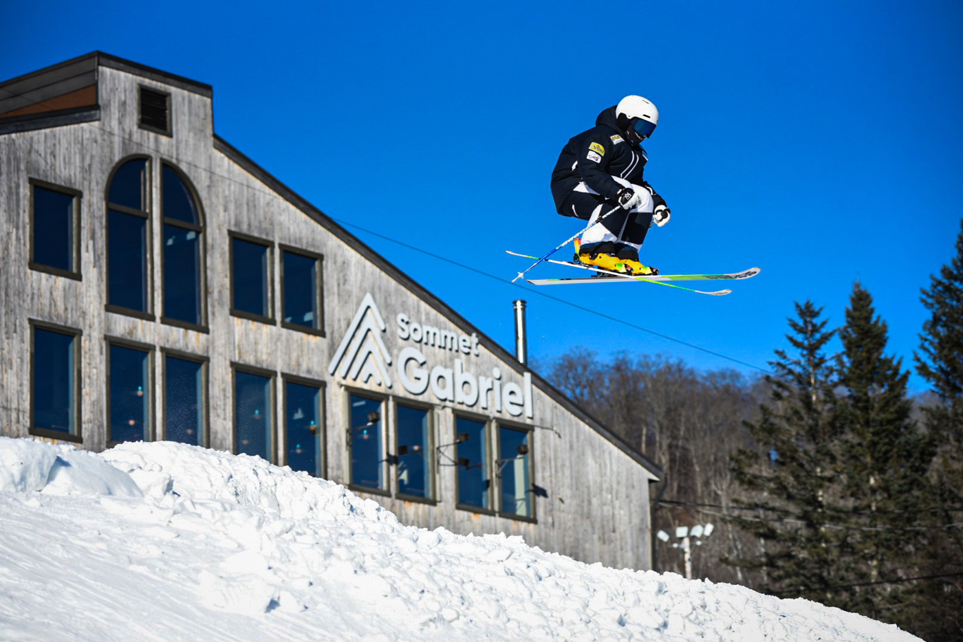 Sommet Gabriel Hiver Neige Montagne Saut Ski Chalet