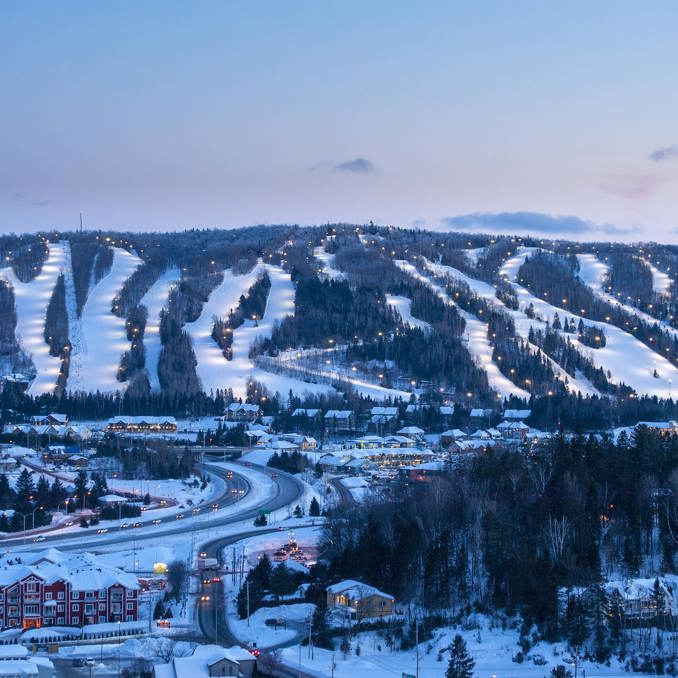 Sommets Saint Sauveur A Propos About Us Paysage Montagne Drone