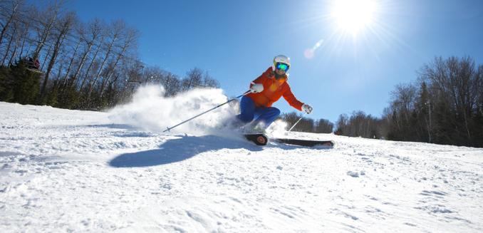 Sommets Saint Sauveur Ski Hiver Soleil Piste Laurentides Femme