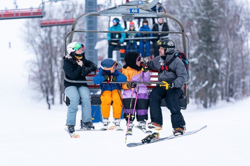 Sommet Saint Sauveur Versant Avila Ski Snow Remontee Famille Sourire